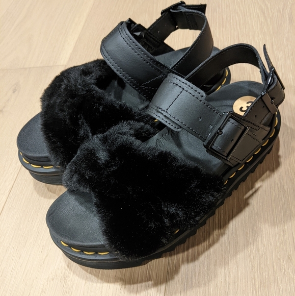 Kids Dr. Martens NWOT - Picture 2 of 10